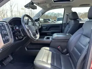 GMC Sierra 1500 2018 4x4 Denali Cabina Crew 4 puertas 5.8 ft. SB