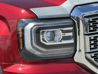 GMC Sierra 1500 2018 4x4 Denali Cabina Crew 4 puertas 5.8 ft. SB