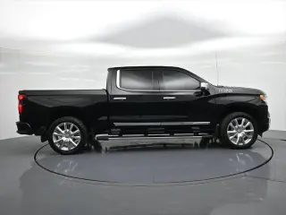 Chevrolet Silverado 1500 2023 4x4 High Country 4dr Crew Cab 5.8 ft. SB