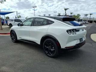 Ford Mustang Mach-E 2023 Premium 4dr SUV