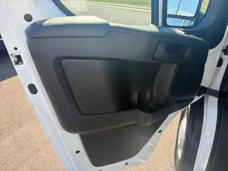 Ram ProMaster 2025 Tradesman 2500 136 WB 3dr Low Roof Cargo Van sin asiento del pasajero