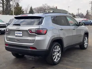 Jeep Compass 2022 4x4 Latitude Lux SUV de 4 puertas