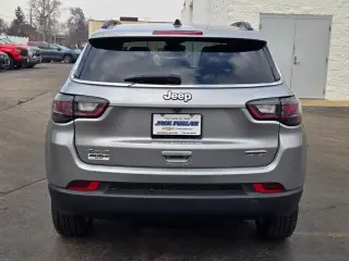 Jeep Compass 2022 4x4 Latitude Lux SUV de 4 puertas