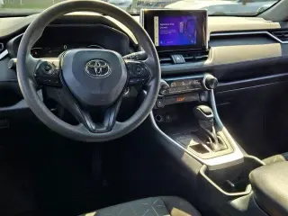 Toyota RAV4 2025 AWD XLE 4dr SUV