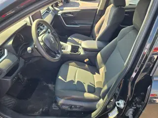Toyota RAV4 2025 AWD XLE 4dr SUV