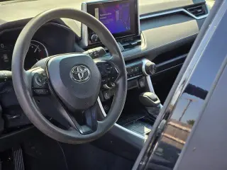 Toyota RAV4 2025 AWD XLE 4dr SUV