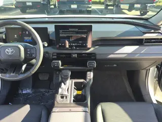 Toyota RAV4 2026 AWD XLE Premium 4dr SUV