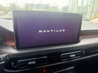 Lincoln Nautilus 2023 AWD Reserve SUV de 4 puertas