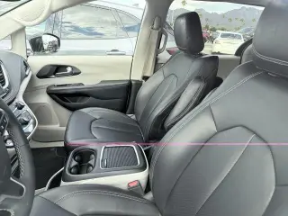 Chrysler Pacifica Plug-In Hybrid 2024 Select 4dr Mini-Van