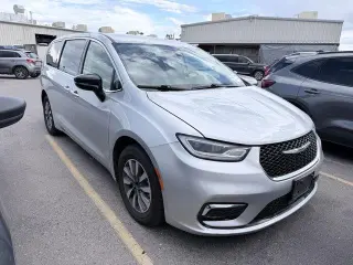 Chrysler Pacifica Plug-In Hybrid 2024 Select 4dr Mini-Van