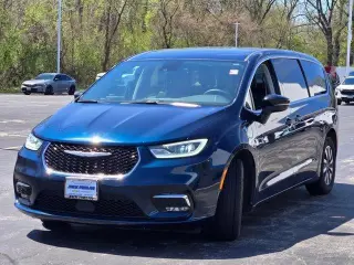 Chrysler Pacifica Híbrido enchufable 2024 Select 4dr Mini-Van