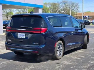 Chrysler Pacifica Híbrido enchufable 2024 Select 4dr Mini-Van