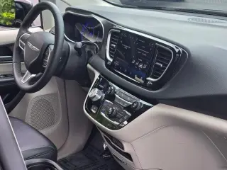 Chrysler Pacifica 2024 Touring L 4dr Mini-Van