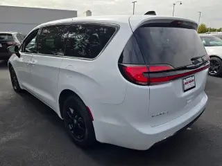 Chrysler Pacifica 2025 Select 4dr Mini-Van