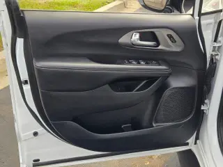 Chrysler Pacifica 2025 Select 4dr Mini-Van