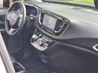 Chrysler Pacifica 2025 Select 4dr Mini-Van