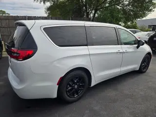 Chrysler Pacifica 2025 Select 4dr Mini-Van