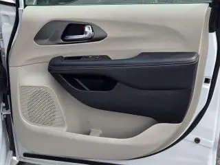 Chrysler Pacifica 2024 Touring L 4dr Mini-Van
