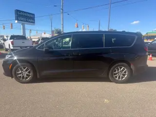 Chrysler Pacifica 2025 Select 4dr Mini-Van
