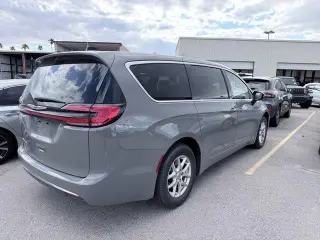 Chrysler Pacifica 2025 Select 4dr Minivan
