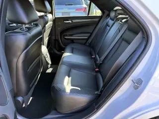 Chrysler 300 2022 S V8 4dr Sedán