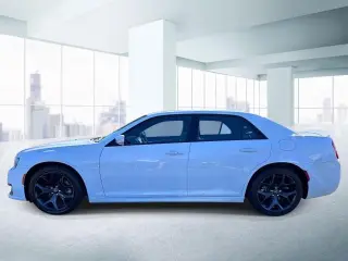 Chrysler 300 2022 S V8 4dr Sedán
