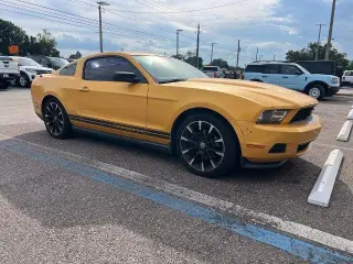 Ford Mustang 2011 V6 Premium 2dr Fastback