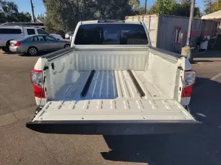 Nissan Titan 2021 4x4 SV 4dr Crew Cab 5.6 ft. SB