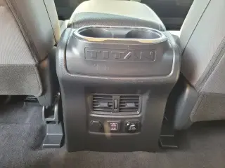Nissan Titan 2021 4x4 SV 4dr Crew Cab 5.6 ft. SB