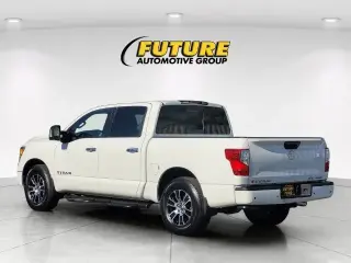 Nissan Titan 2021 4x4 SV 4dr Crew Cab 5.6 ft. SB