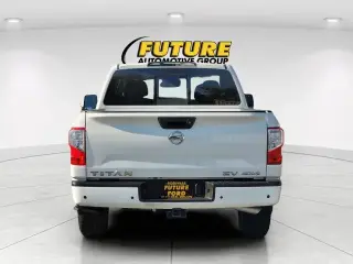 Nissan Titan 2021 4x4 SV 4dr Crew Cab 5.6 ft. SB