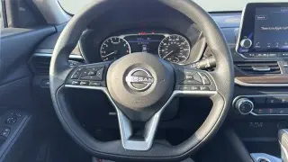 Nissan Altima 2025 2.5 SV 4dr Sedán