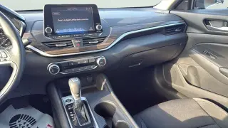 Nissan Altima 2025 2.5 SV 4dr Sedán