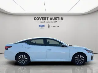 Nissan Altima 2025 2.5 SV 4dr Sedán