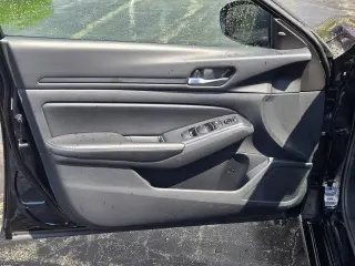 Nissan Altima 2025 2.5 SV 4dr Sedán