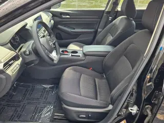 Nissan Altima 2025 2.5 SV 4dr Sedán