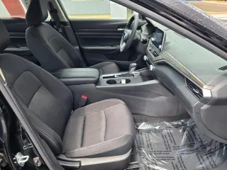 Nissan Altima 2025 2.5 SV 4dr Sedán