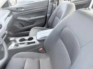 Nissan Altima 2025 2.5 SV 4dr Sedán