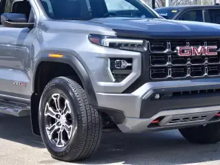 GMC Canyon 2023 4x4 AT4 4dr Crew Cab 5 ft. SB
