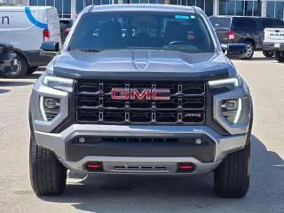 GMC Canyon 2023 4x4 AT4 4dr Crew Cab 5 ft. SB
