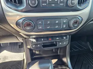 GMC Canyon 2017 4x4 SLT 4dr Crew Cab 5 ft. SB