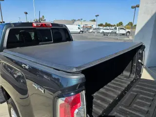 GMC Canyon 2017 4x4 SLT 4dr Crew Cab 5 ft. SB