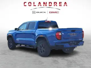 GMC Canyon 2025 4x4 Elevation Cabina de tripulación de 4 puertas SB de 5 pies