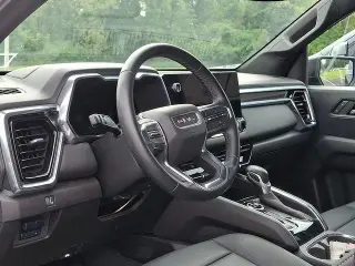 GMC Canyon 2025 4x4 Elevation Cabina de tripulación de 4 puertas SB de 5 pies