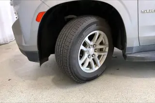 Chevrolet Suburban 2023 4x4 LT 4dr SUV