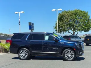 GMC Yukon 2023 4x2 Denali SUV de 4 puertas