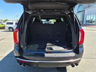 GMC Yukon 2023 4x2 Denali SUV de 4 puertas