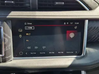 GMC Yukon 2023 4x2 Denali SUV de 4 puertas