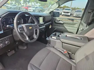 Chevrolet Silverado 1500 2026 4x4 LT 4dr Crew Cab 5.8 ft. SB w/2FL