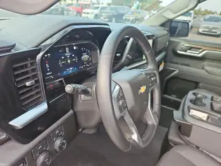 Chevrolet Silverado 1500 2026 4x4 LT 4dr Crew Cab 5.8 ft. SB w/2FL